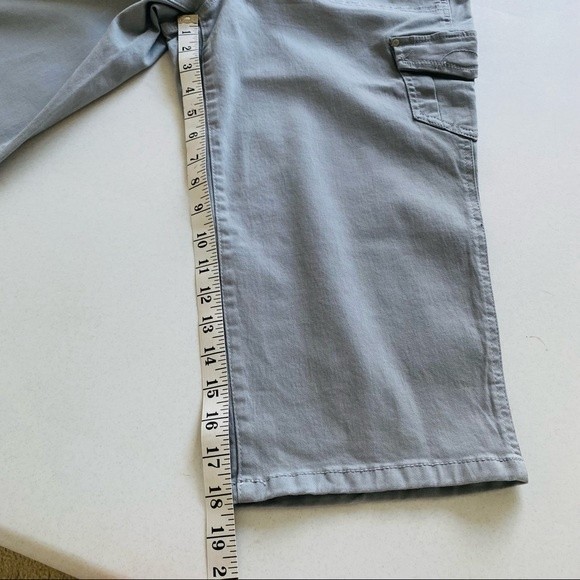 Womens Gray Cargo Capri Pants Size 12 Comfort Stretch - Picture 13 of 15